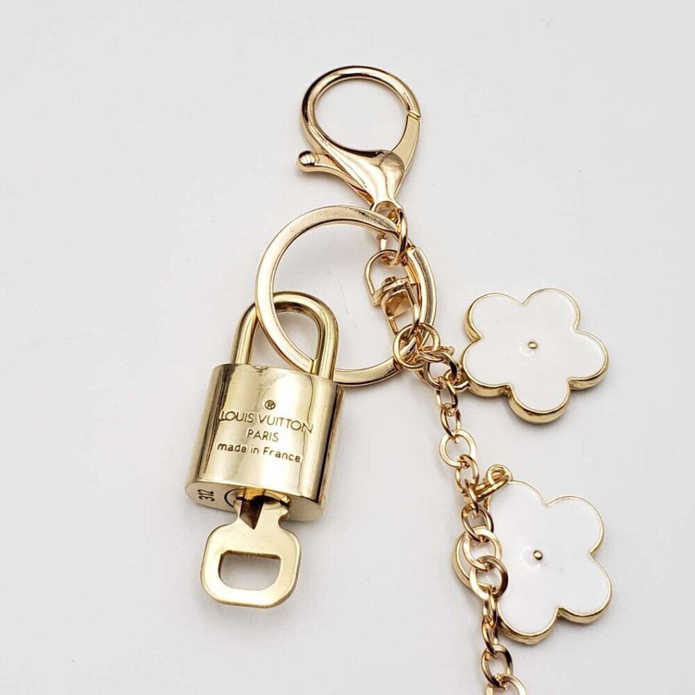 LV Gold Padlock & Key 🔒 Authentic Louis Vuitton Bag Unbranded Flower Charm - Picture 4 of 6